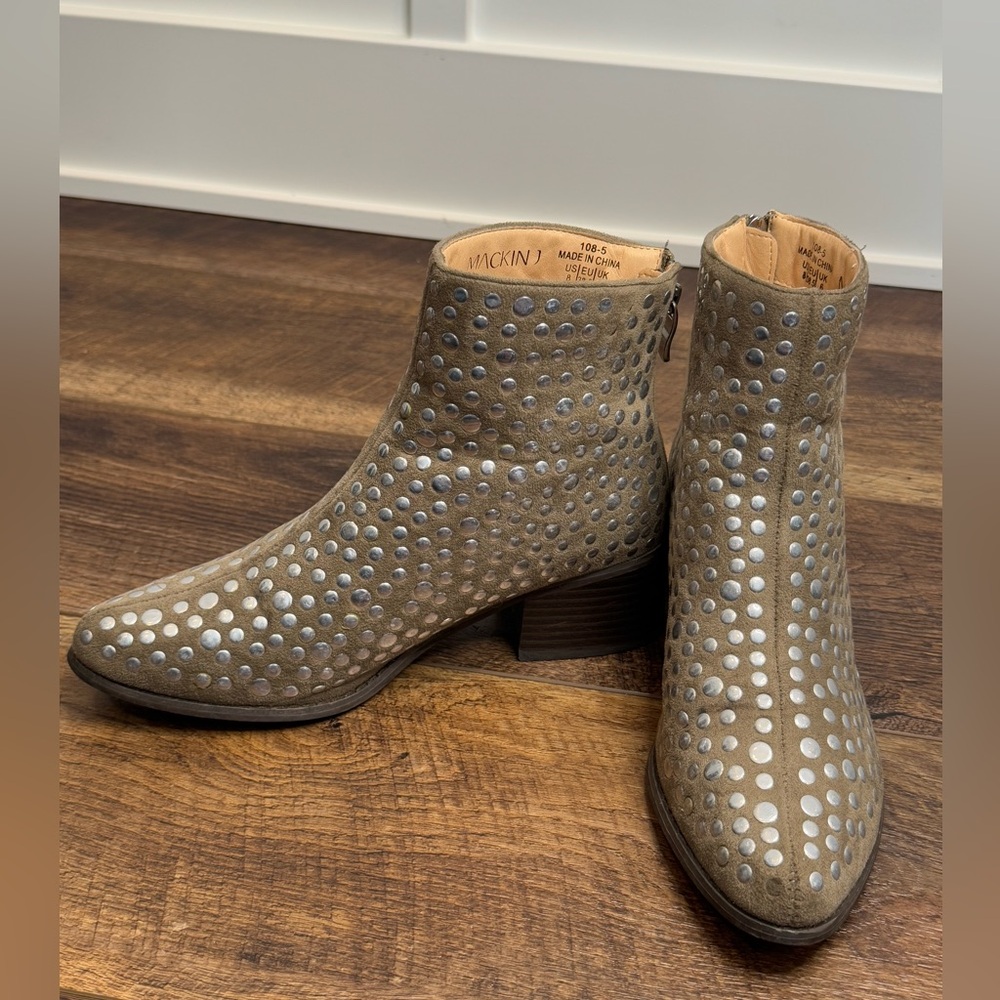 Mackin J Women's Silver Studded Taupe Brown Heeled Ankle Boots Size 8 CT - Picture 8 of 8